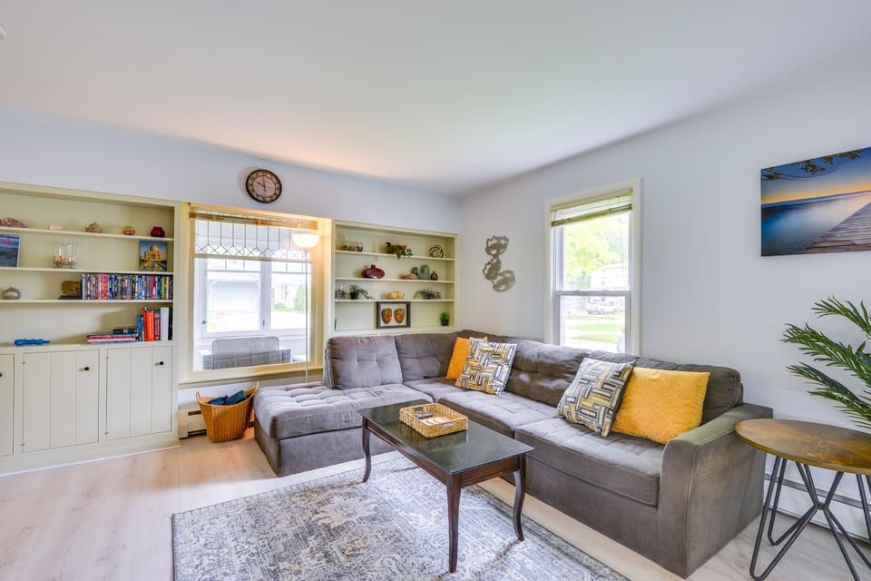 Walk to Dtwn Clayton & River! 2-Unit Getaway House in Clayton