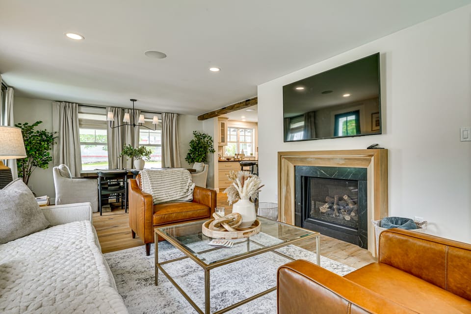 Modern Farmhouse Between Mount Snow & Stratton! House in Wardsboro