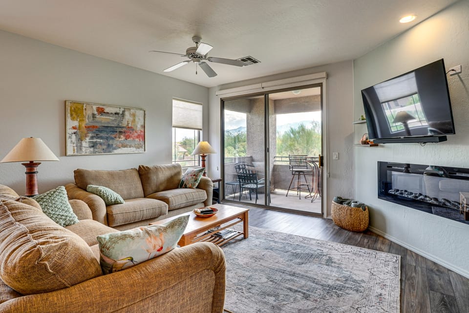 Pool & Hot Tub Access! Family Condo in Oro Valley Apartment in Oro Valley