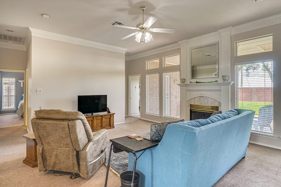 Spacious Backyard & Patio! Family Haven in Odessa House in Odessa