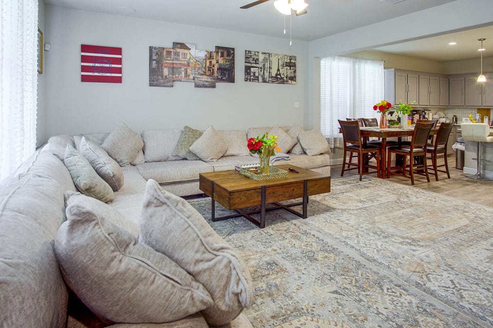 Family Home 7 Mi to University of North Texas! House in Denton