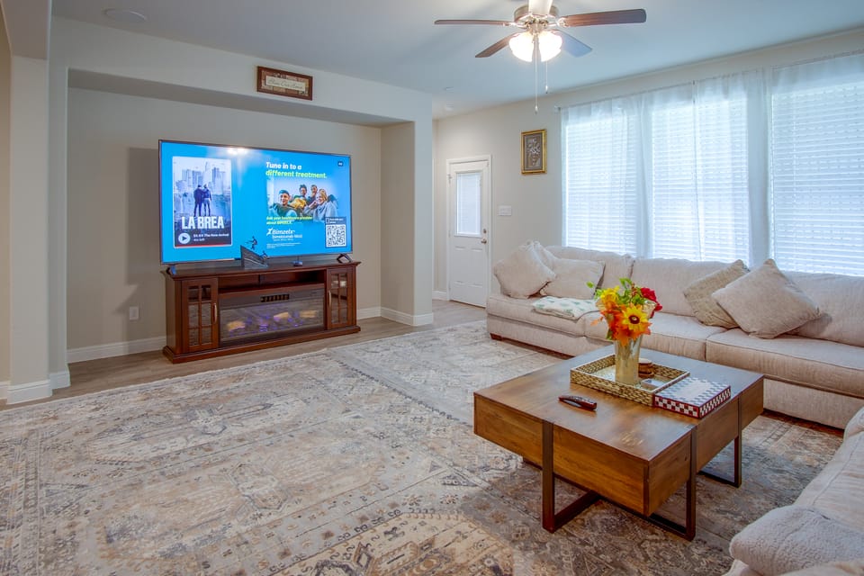 Family Home 7 Mi to University of North Texas! House in Denton