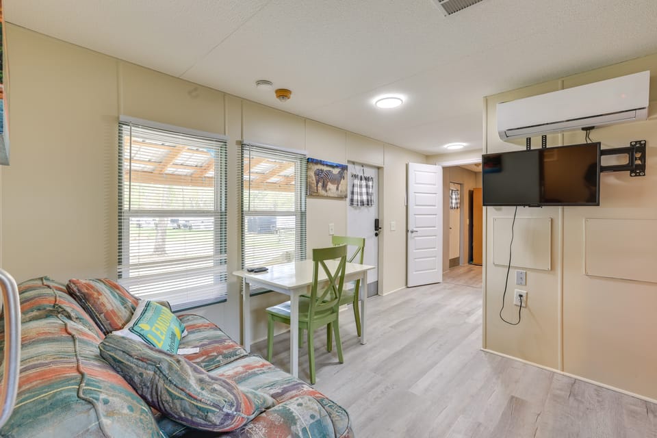 5-Unit Retreat Near World Equestrian Center & HITS House in Florida