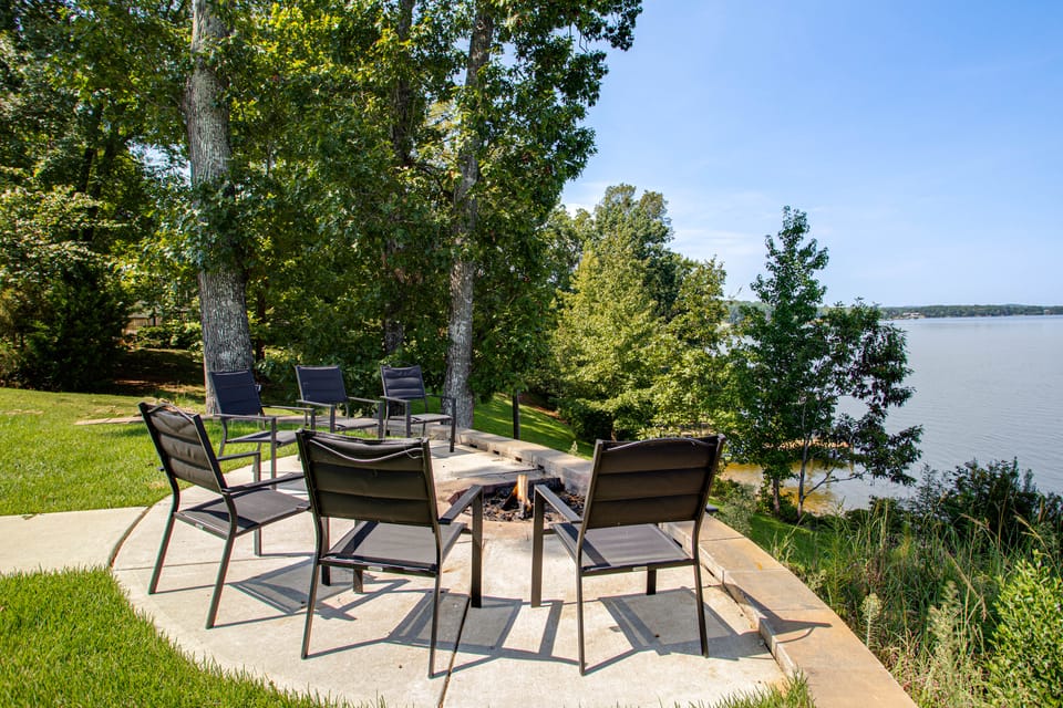 Pool, Dock & Sunset Views! Lake Wateree Retreat House in Lake Wateree