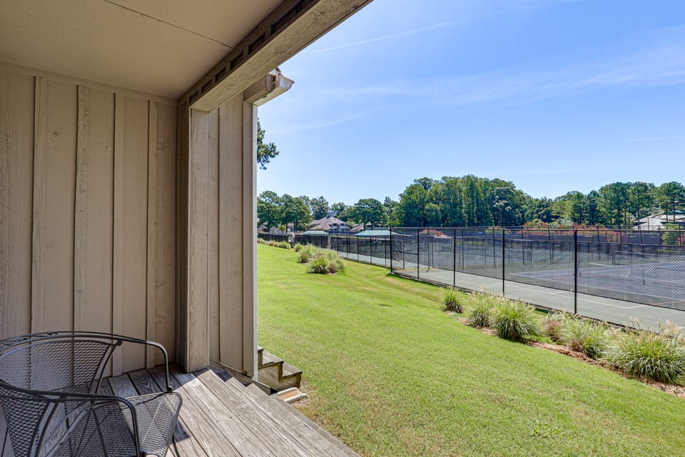 Pool & Marina Access! Condo Close to Busch Gardens Apartment in Virginia
