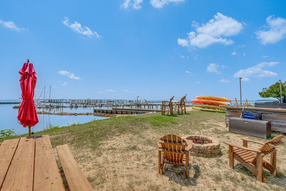 Pool & Marina Access! Condo Close to Busch Gardens Apartment in Virginia