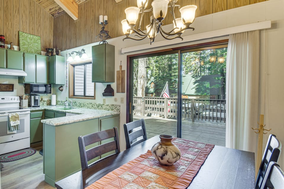 Fish, Hike, Ski & Play! Pinecrest Getaway Apartment in Tuolumne County