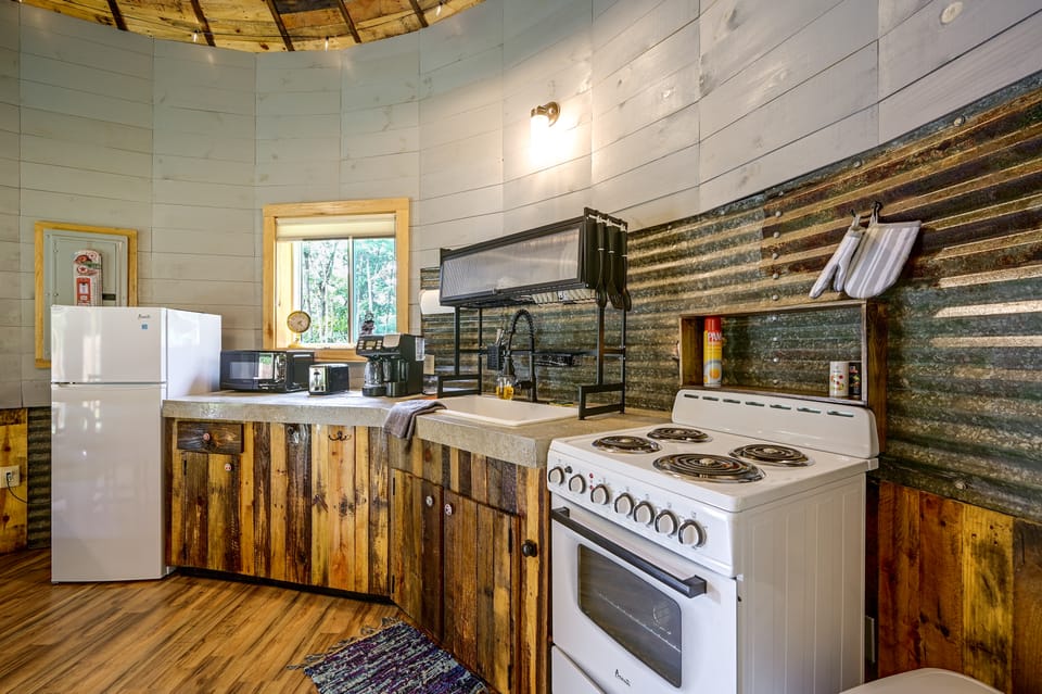 Outdoor Oasis w/ Mtn Views! 5-Acre Augusta Getaway House in Shenandoah Valley