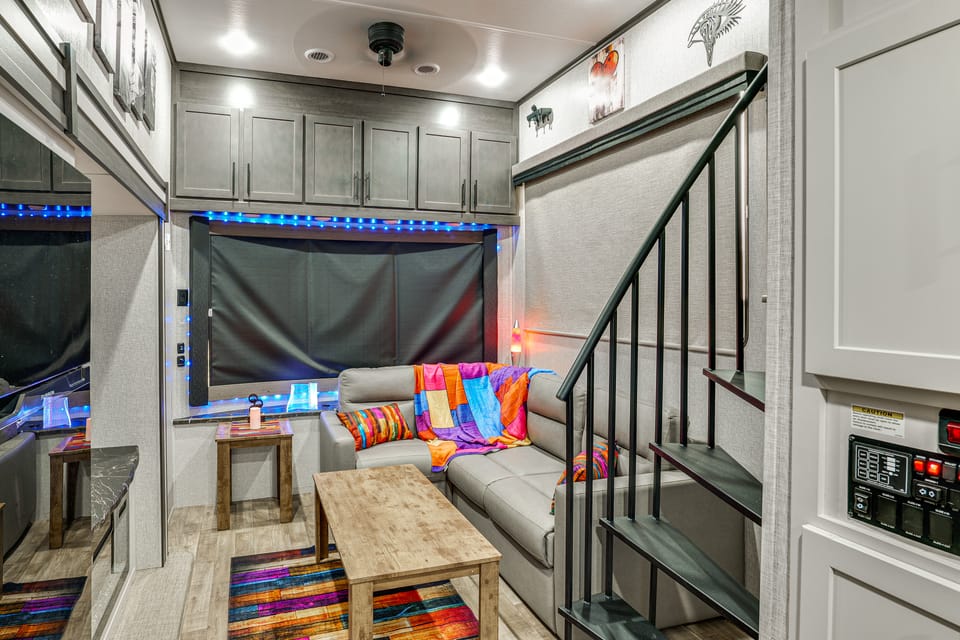 Hot Tub & Mtn Views! Carlsbad RV Retreat Apartment in Carlsbad