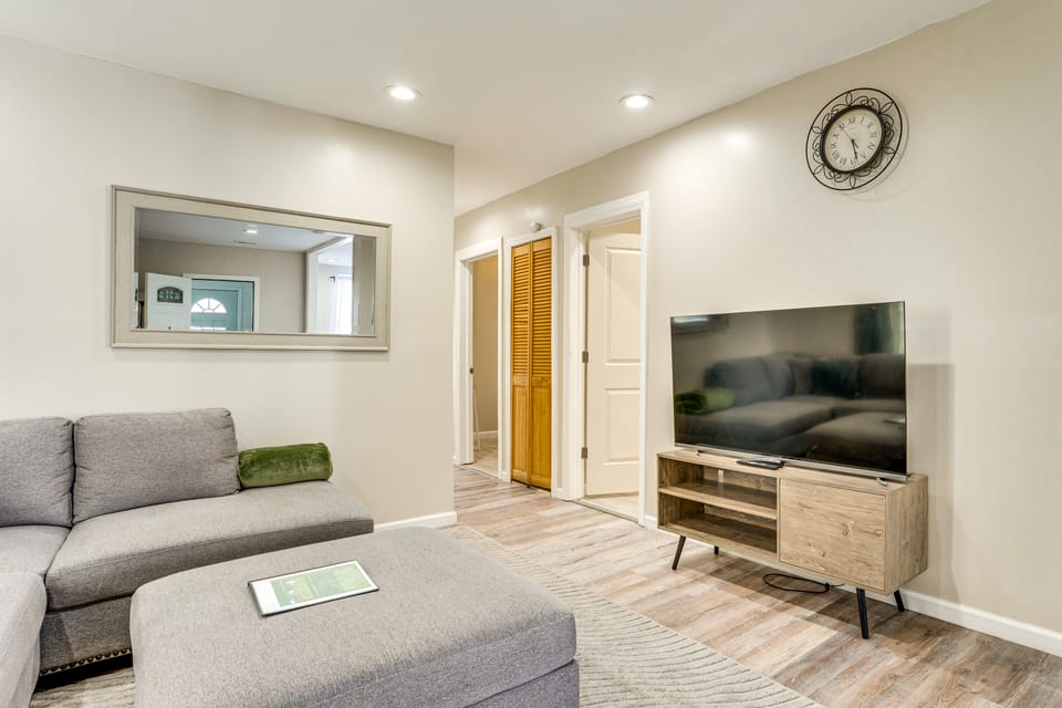 Updated Duplex - 3 Mi to Newark Penn Station! Apartment in Irvington