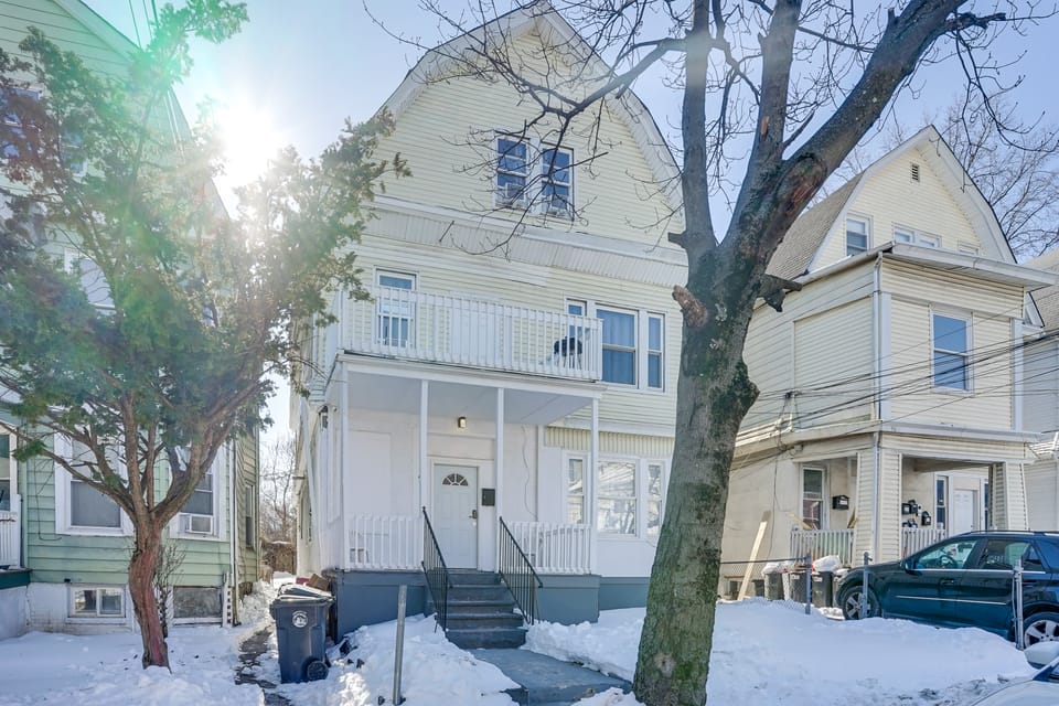 Updated Duplex - 3 Mi to Newark Penn Station! Apartment in Irvington