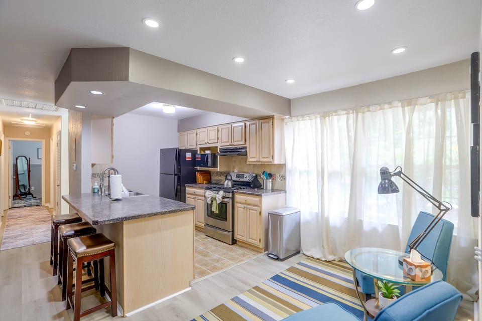 Group-Friendly Rambler w/ Fenced Backyard & Deck House in Toledo