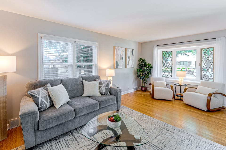 Close to Downtown Milwaukee & Mid-Term Friendly! House in Wauwatosa