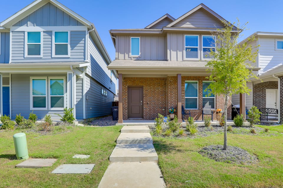 Family-Friendly Fort Worth Home: Private Yard House in Fort Worth