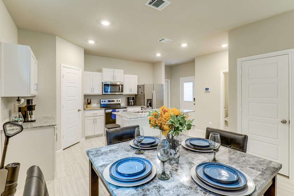 Family-Friendly Fort Worth Home: Private Yard House in Fort Worth