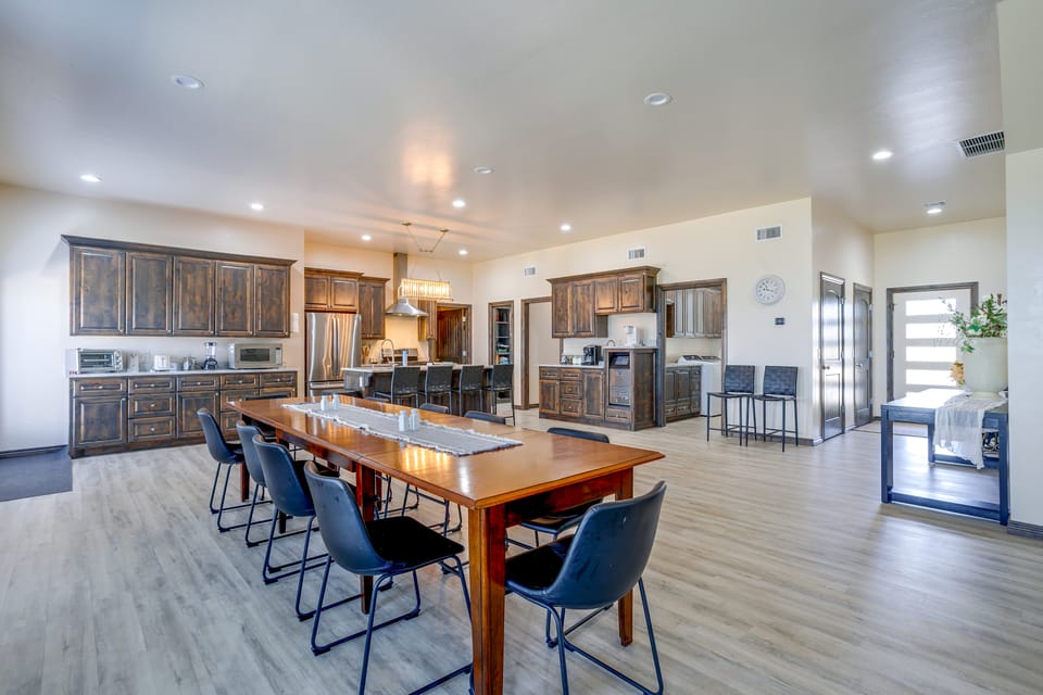 Group Getaway on Crowder Lake w/ Game Room! House in Oklahoma
