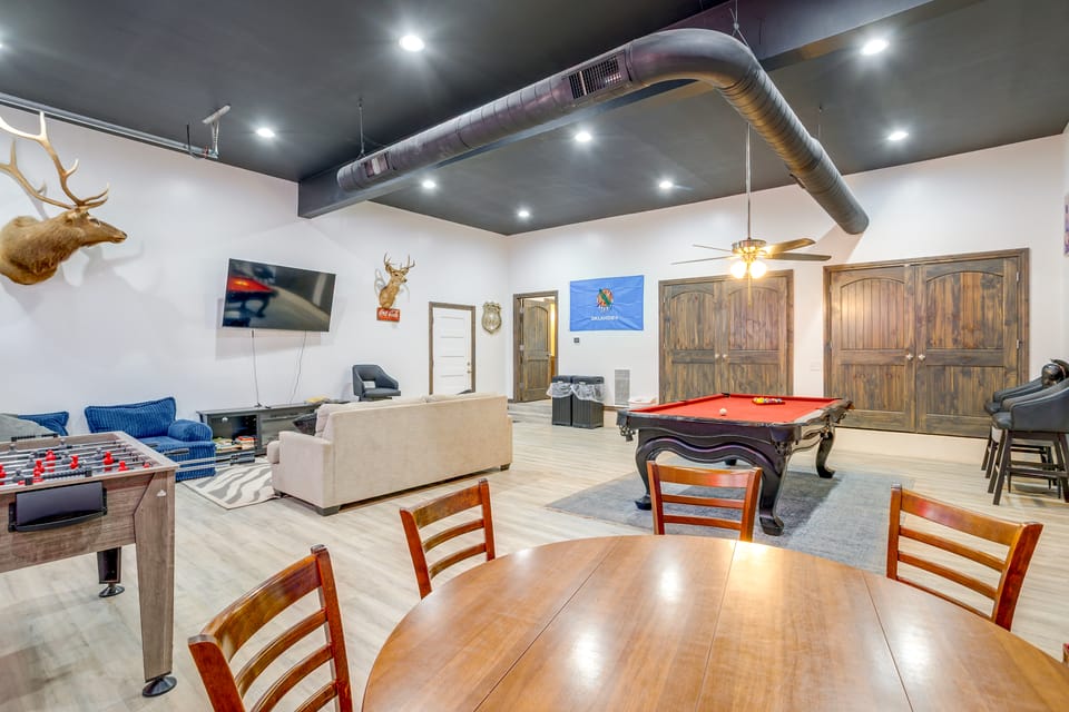 Group Getaway on Crowder Lake w/ Game Room! House in Oklahoma