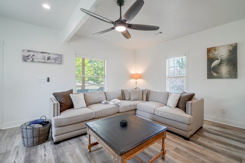 Little Rock Family Home, 1 Mi to Dtwn House in Little Rock