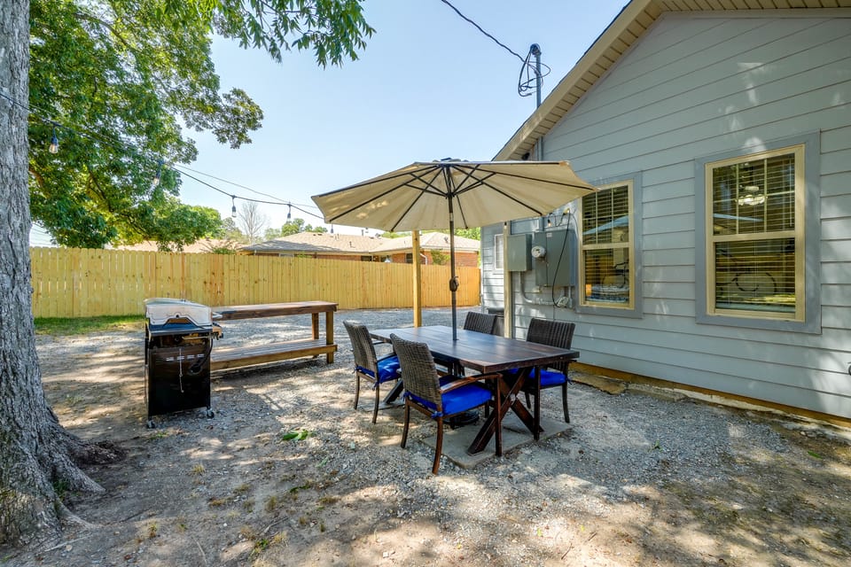 Little Rock Family Home, 1 Mi to Dtwn House in Little Rock