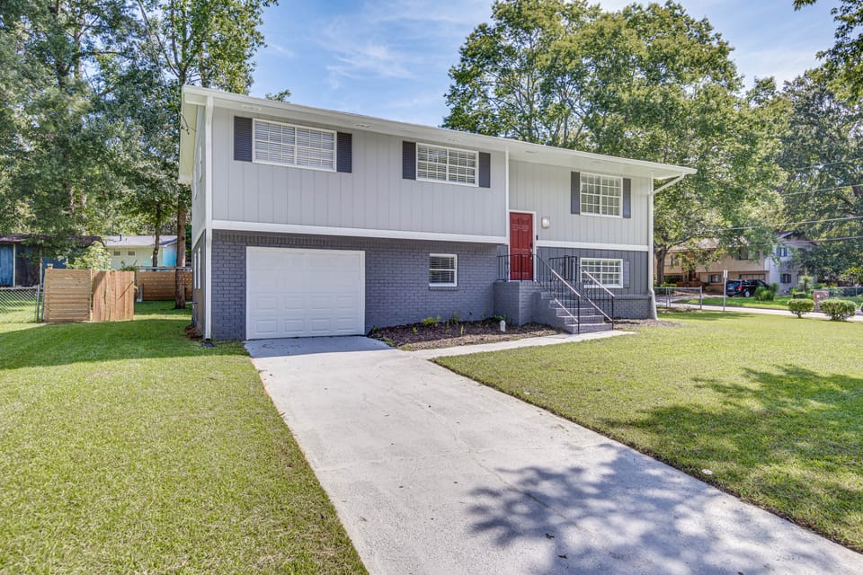 Private Yard & Theater! Modern College Park Home House in Union City