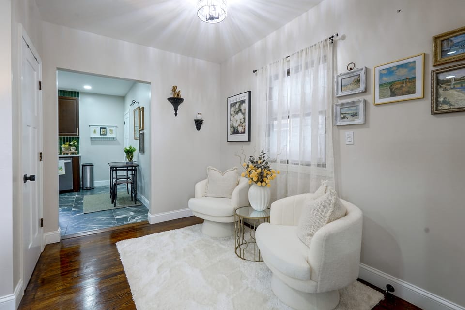 Walk to Water, Dining! Modern City Point Haven House in West Haven