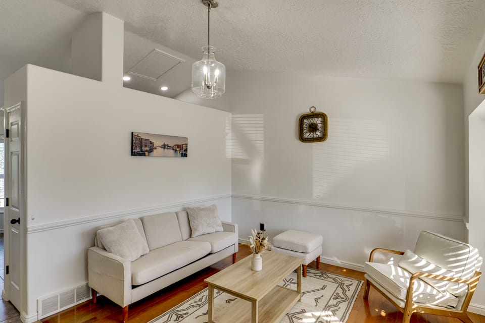 Gateway to Mountain Fun! 5BR Utah Home House in Lehi
