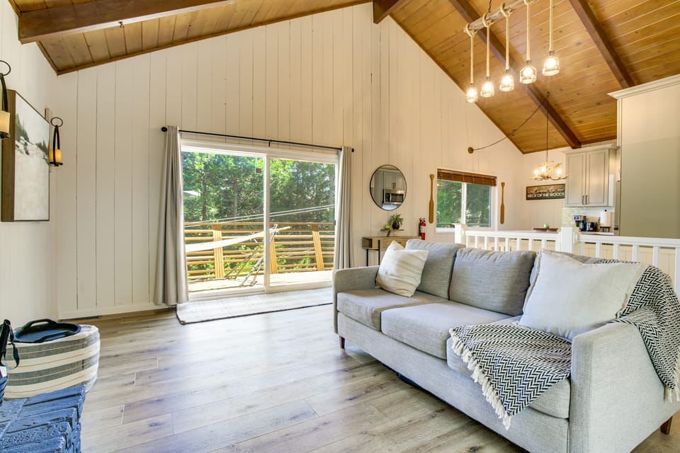 Lake Arrowhead Extended Stay! Deck w/ Forest Views House in Lake Arrowhead