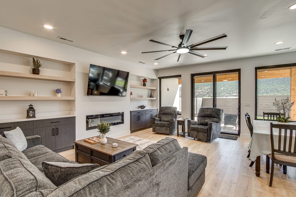 Game Room & Stunning Mtn Views! Cedar City Home House in Utah