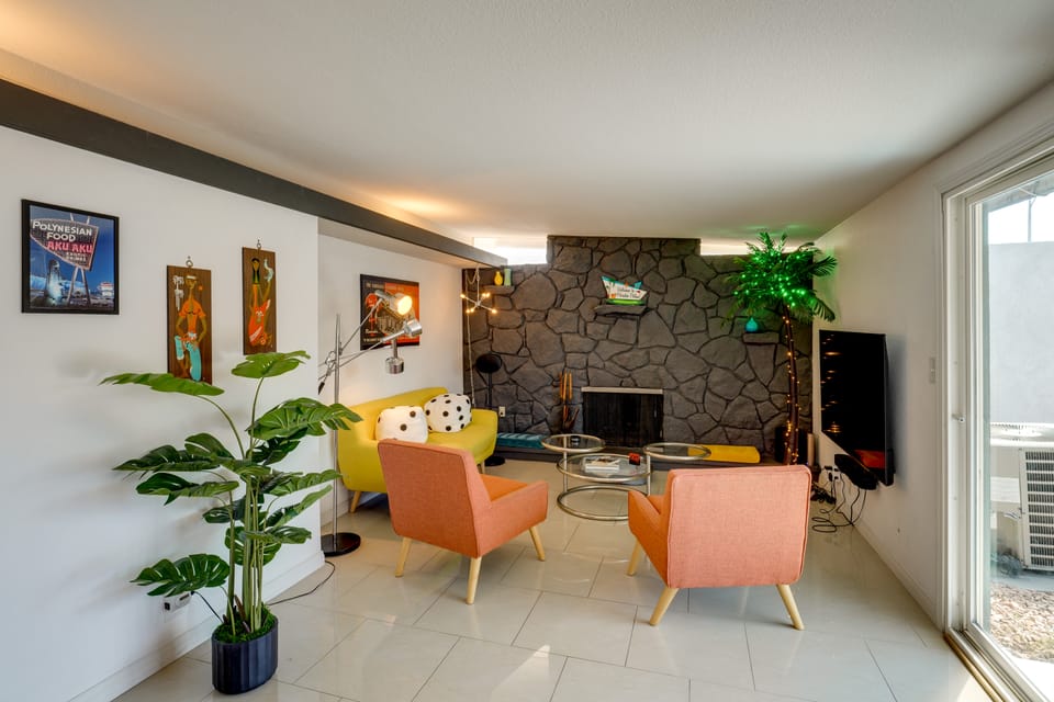Mid-Century Modern Retreat! 3 Mi to Strip House in Paradise
