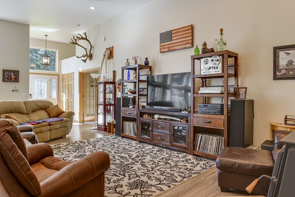 Exquisite Private Home Retreat Near Kenai River House in Soldotna