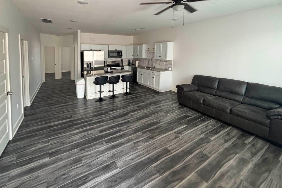 Newly Built Condo, 6 Mi to Downtown Wichita! Apartment in Wichita