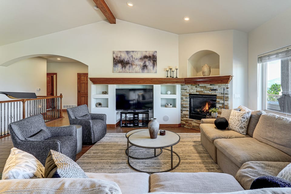 Stunning Views! Private Home & Apartment Retreat House in Colorado Springs