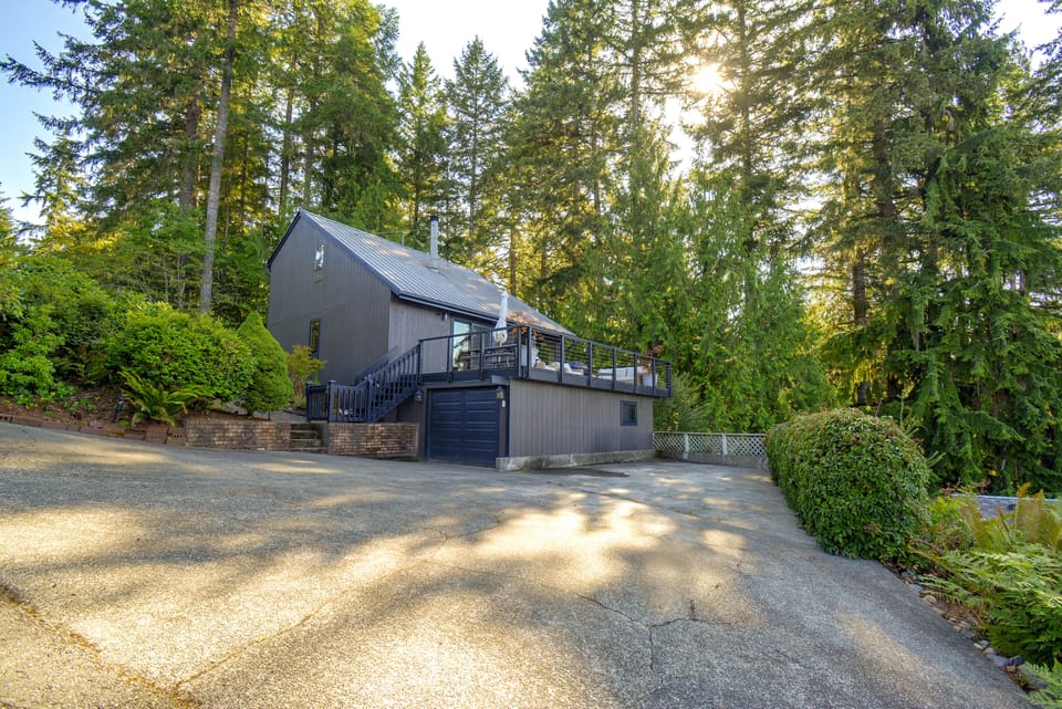 Hood Canal Views & Near Alderbrook Resort! House in Hood Canal