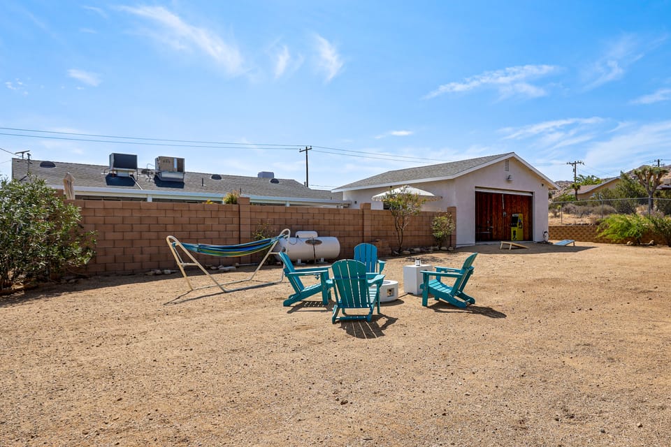 Heated Pool, Spa & Game Room: Yucca Valley Retreat House in Yucca Valley