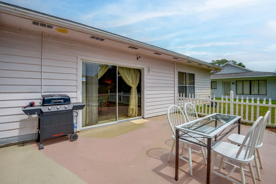 Golf, Beach, Parks! Palm Coast Family Home w/ Yard House in Palm Coast