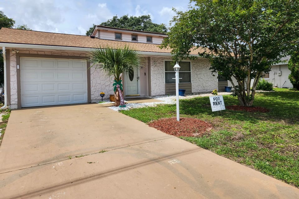 Golf, Beach, Parks! Palm Coast Family Home w/ Yard House in Palm Coast