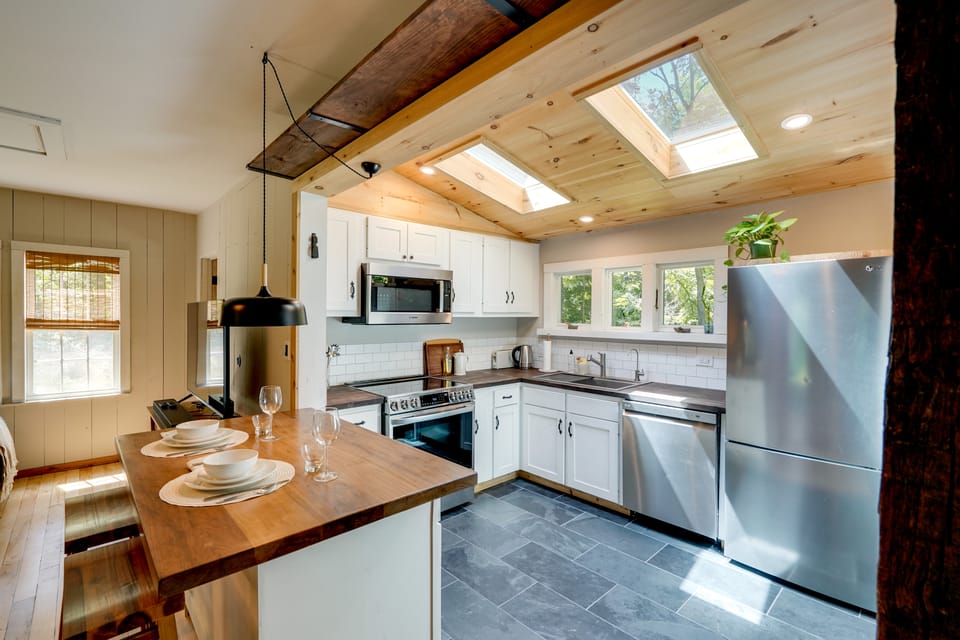 Hike, Recharge & Unwind! Saugerties Cabin House in Hudson Valley