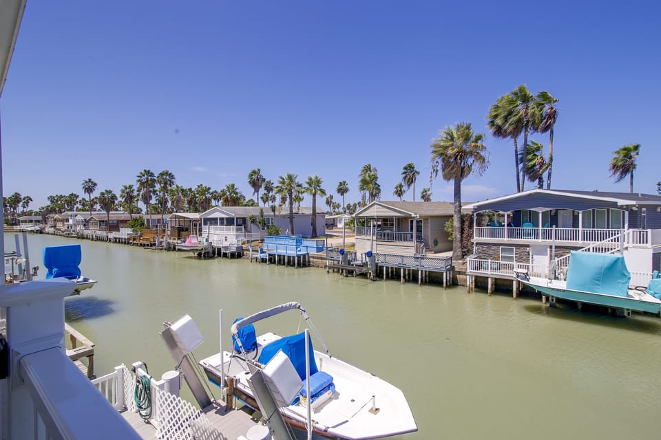 Private Dock, Pool Access:  Oceanfront Cottage Apartment in Port Isabel