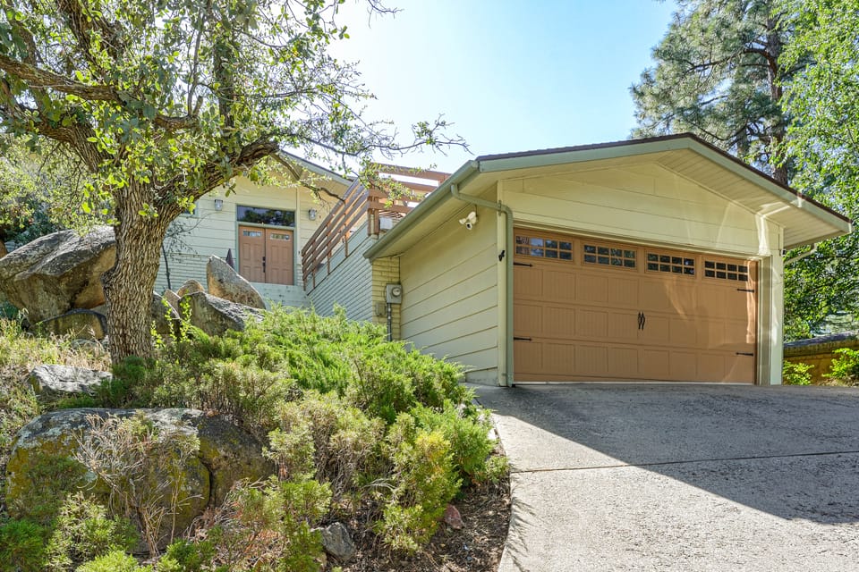 1 Mi to Courthouse Plaza! Home w/ Deck + Fireplace House in Prescott