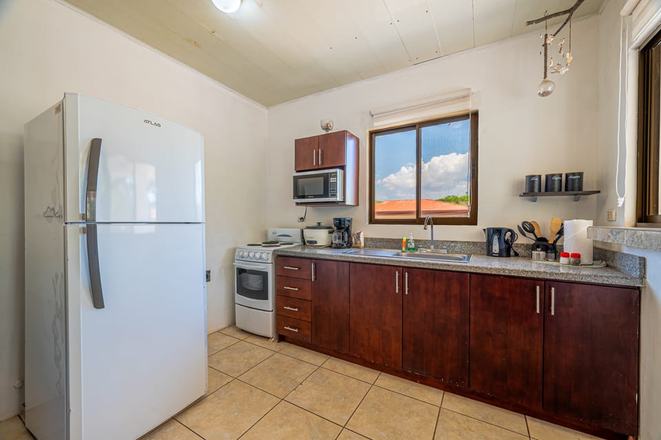 Playas del Coco Condo w/ Pool: Walk to Beach! Apartment in Guanacaste Province