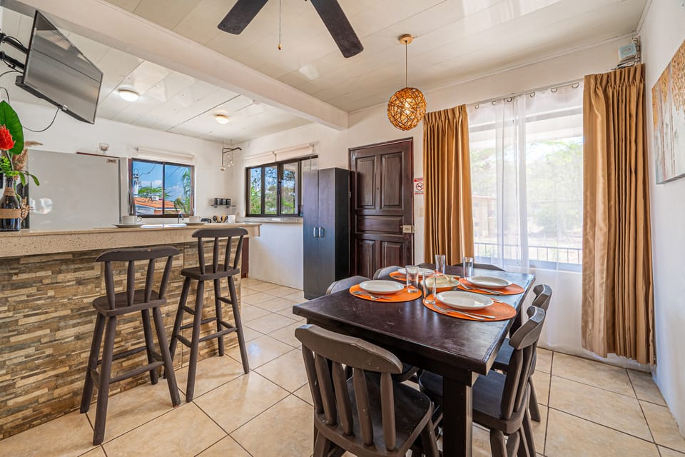 Playas del Coco Condo w/ Pool: Walk to Beach! Apartment in Guanacaste Province