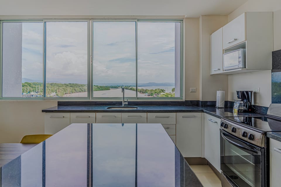 Ocean Views in El Roble: Pool & Gym Access! Apartment in Puntarenas Province