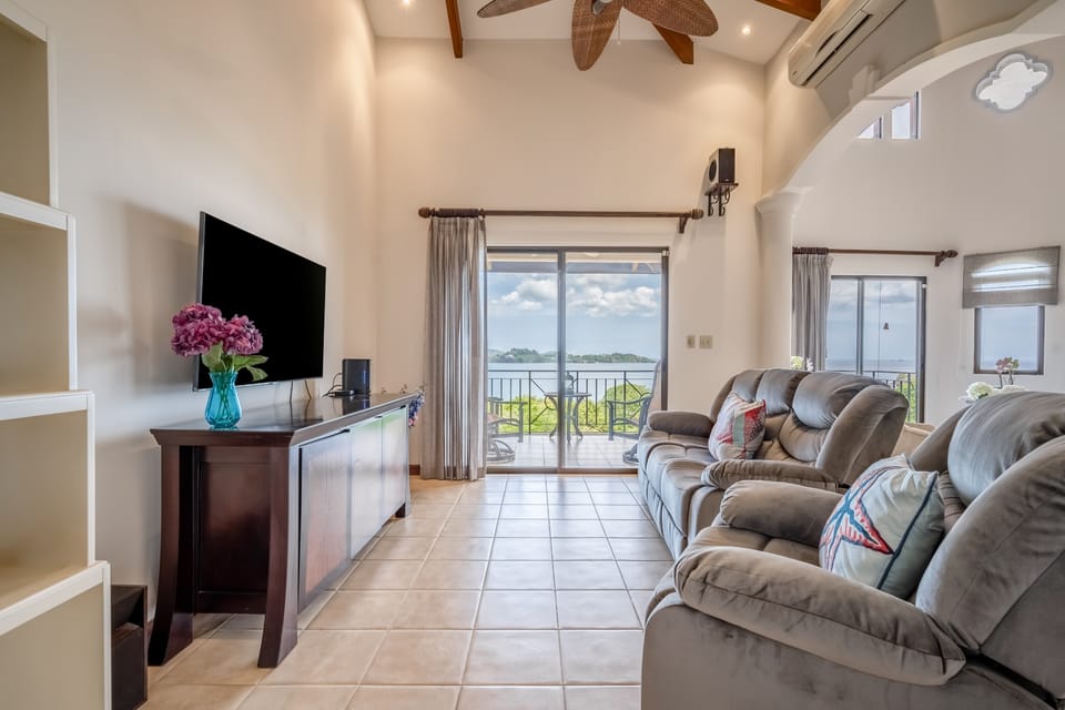 Ocean-View Retreat! Playa Penca Resort Condo Apartment in Guanacaste Province