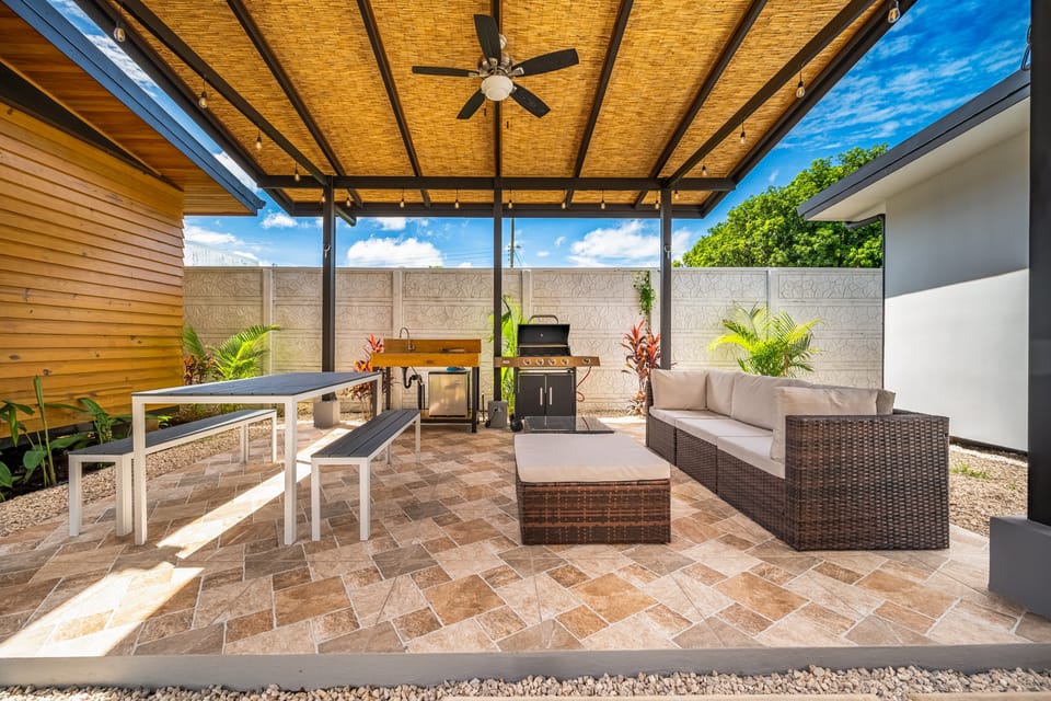 Modern Studio w/ Pool Access Near Playas Del Coco! Apartment in Coco