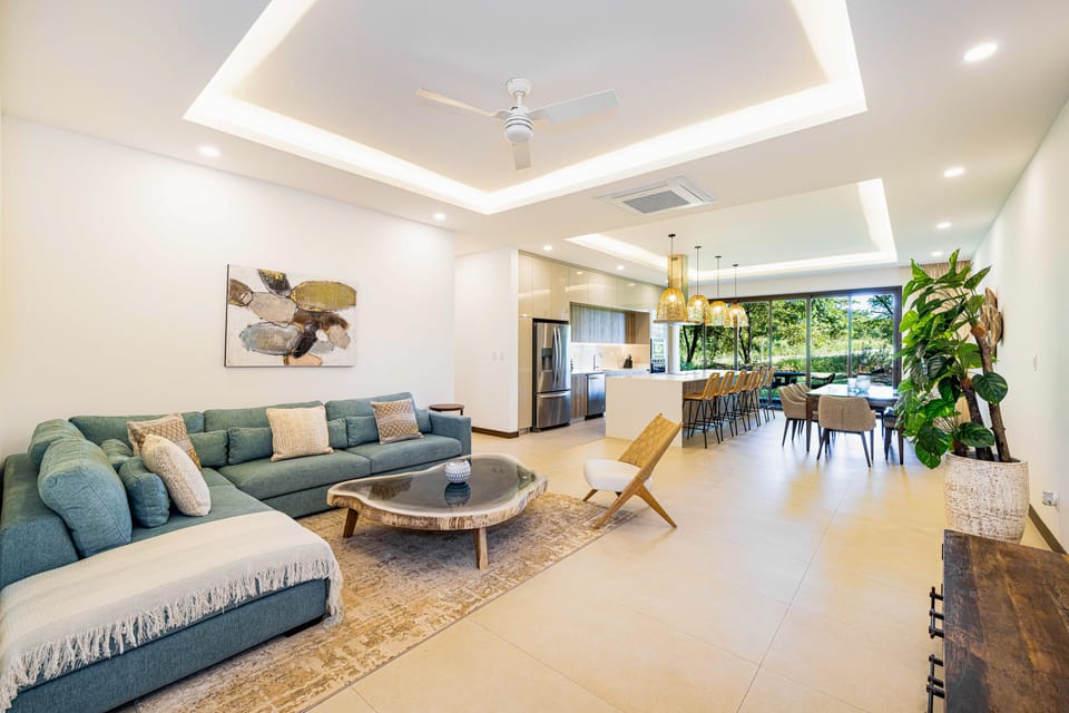 Tamarindo Villa w/ Private Pool, Beach Club Access Villa in Guanacaste Province