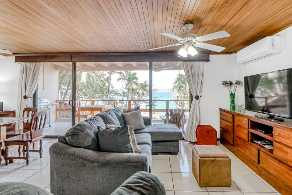 Ideal 2BR Oceanfront 2nd-Floor | Balcony Apartment in Playa Flamingo