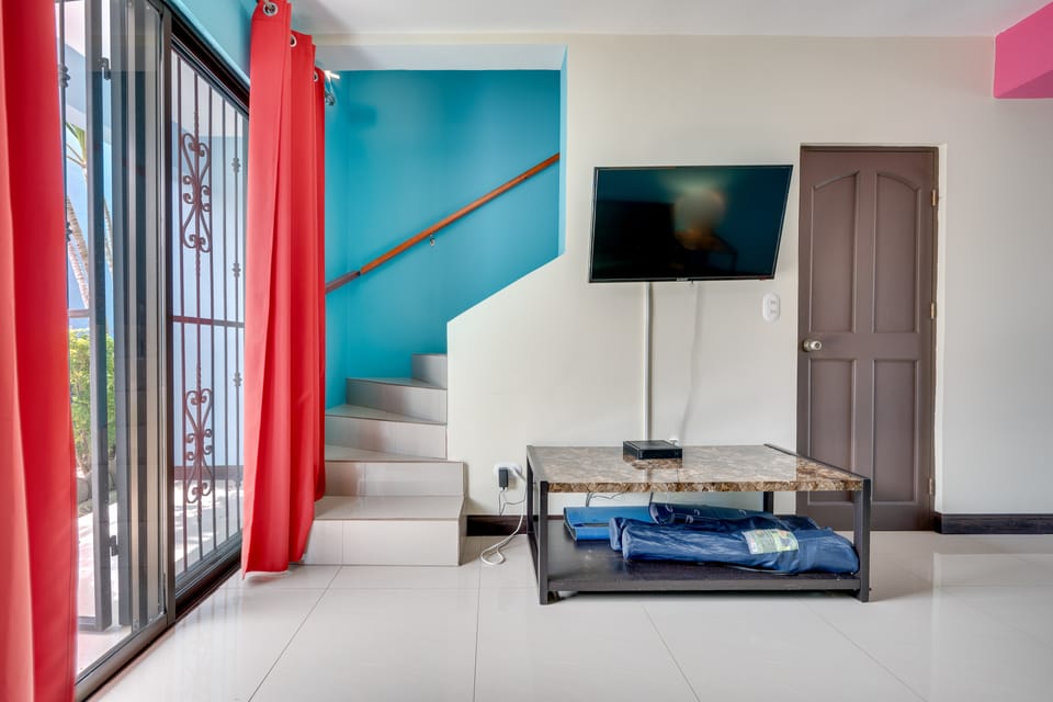 Playas del Coco: Pool & Private Terrace Apartment in Coco