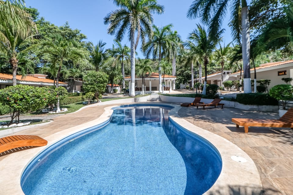 Studio w/ Resort-Style Pool, Walk to Beach! Apartment in Coco