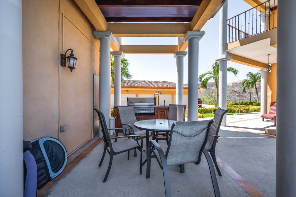 Relaxing 3BR Ocean-View Condo | 2 Balconies Apartment in Guanacaste Province