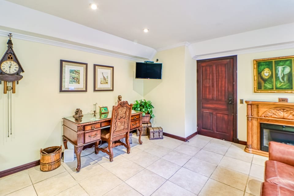 Balcony & City Views: Escazu Condo Apartment in San Jose
